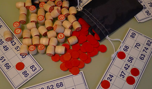 Challenge your friends to Bingo - Casino Games and Jazz Music